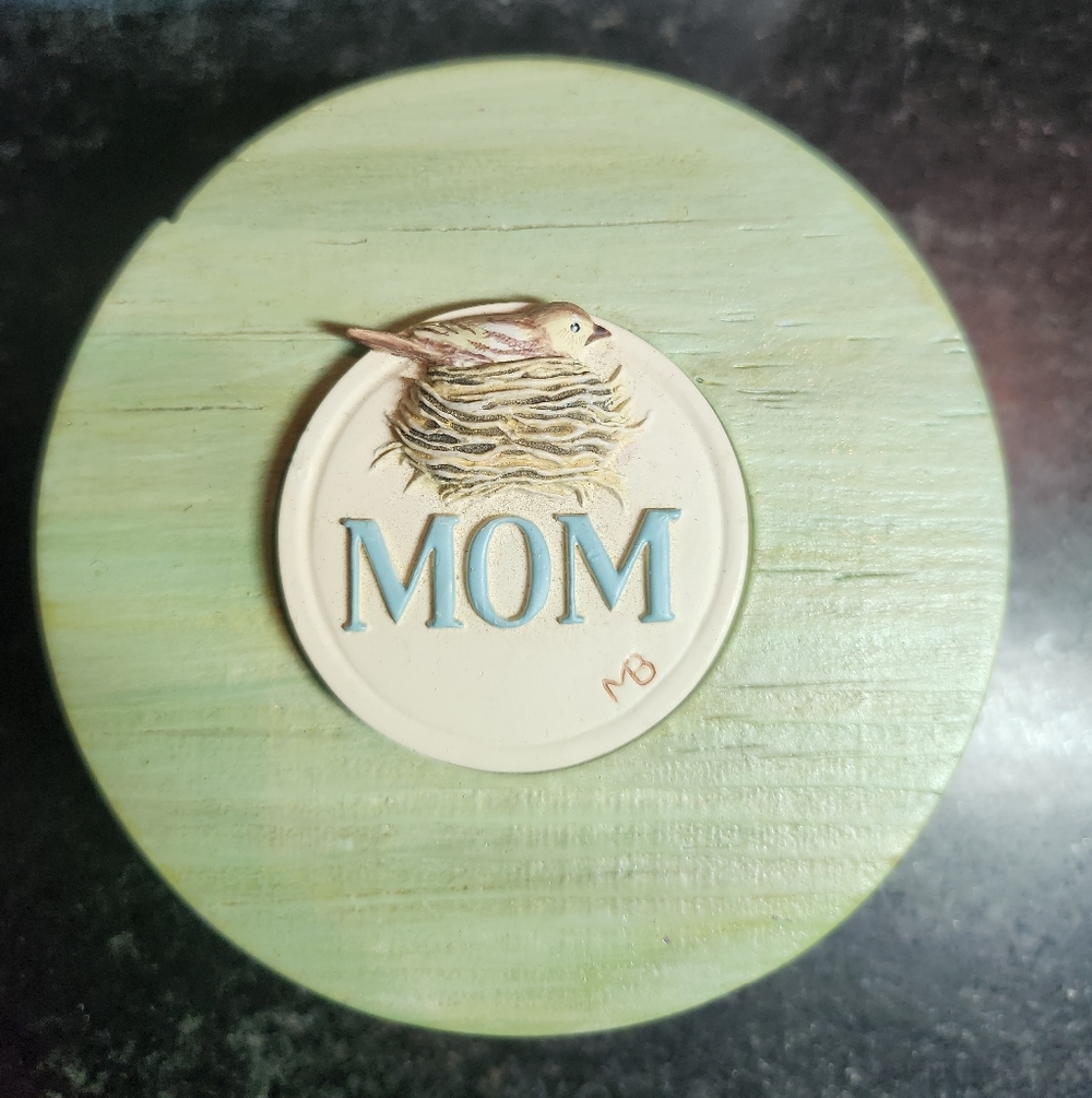 Hallmark Nature's Sketchbook 'Mom' Bird Nest Trinket Box